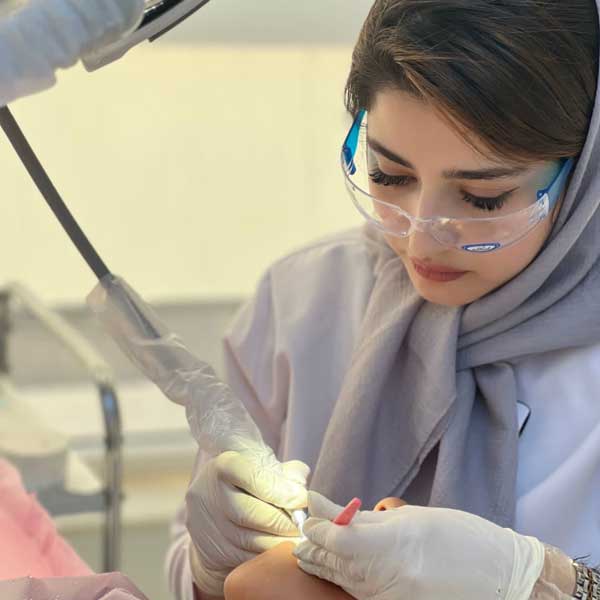 دکتر زهرا سیدهاشمی جراح - دندانپزشک در اردبیل