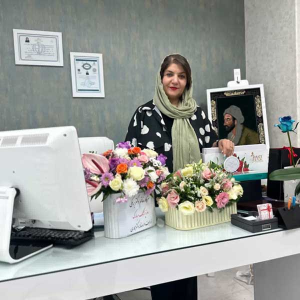 دکتر نرگس برمکی