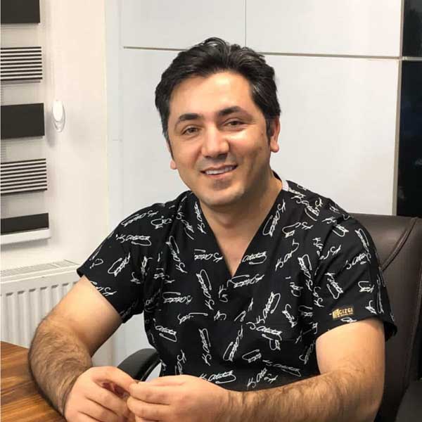اشکان پاکدل جراح - دندانپزشک در اردبیل